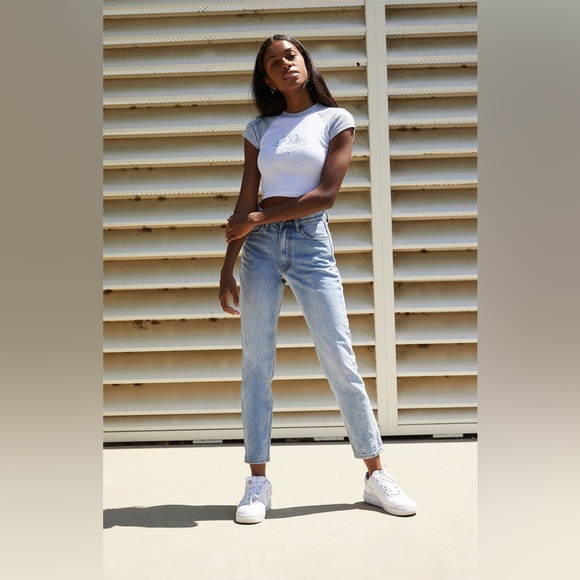 Brandy Melville John Galt Medium Wash Straight Leg Denim Jeans Size Small EUC - Picture 2 of 13